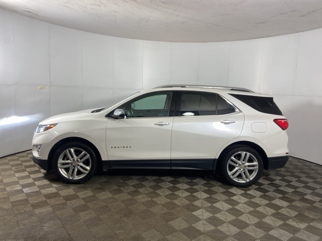 Used 2019 Chevrolet Equinox Premier with VIN 2GNAXYEX4K6252016 for sale in Columbus, IN