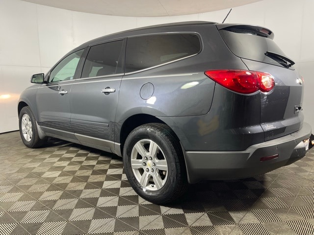 Used 2011 Chevrolet Traverse 1LT with VIN 1GNKRGED9BJ381323 for sale in Columbus, IN