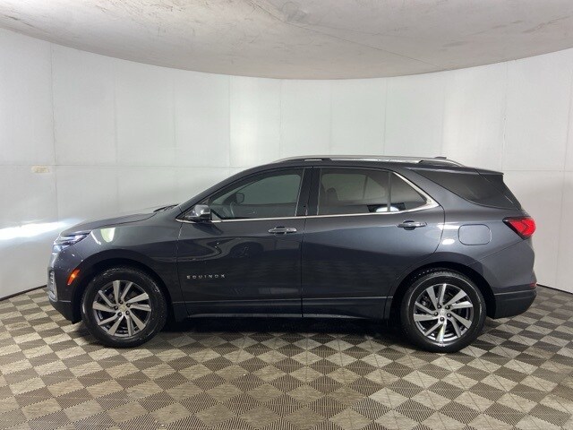Used 2022 Chevrolet Equinox Premier with VIN 3GNAXXEV5NS106366 for sale in Columbus, IN