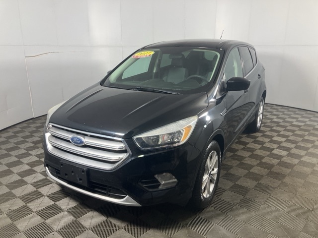 Used 2017 Ford Escape SE with VIN 1FMCU0GDXHUB00570 for sale in Columbus, IN
