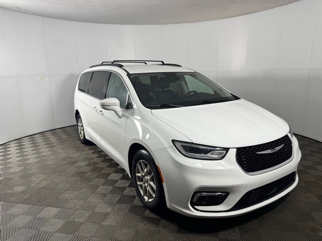 Used 2022 Chrysler Pacifica Touring L with VIN 2C4RC1BG1NR189012 for sale in Columbus, IN
