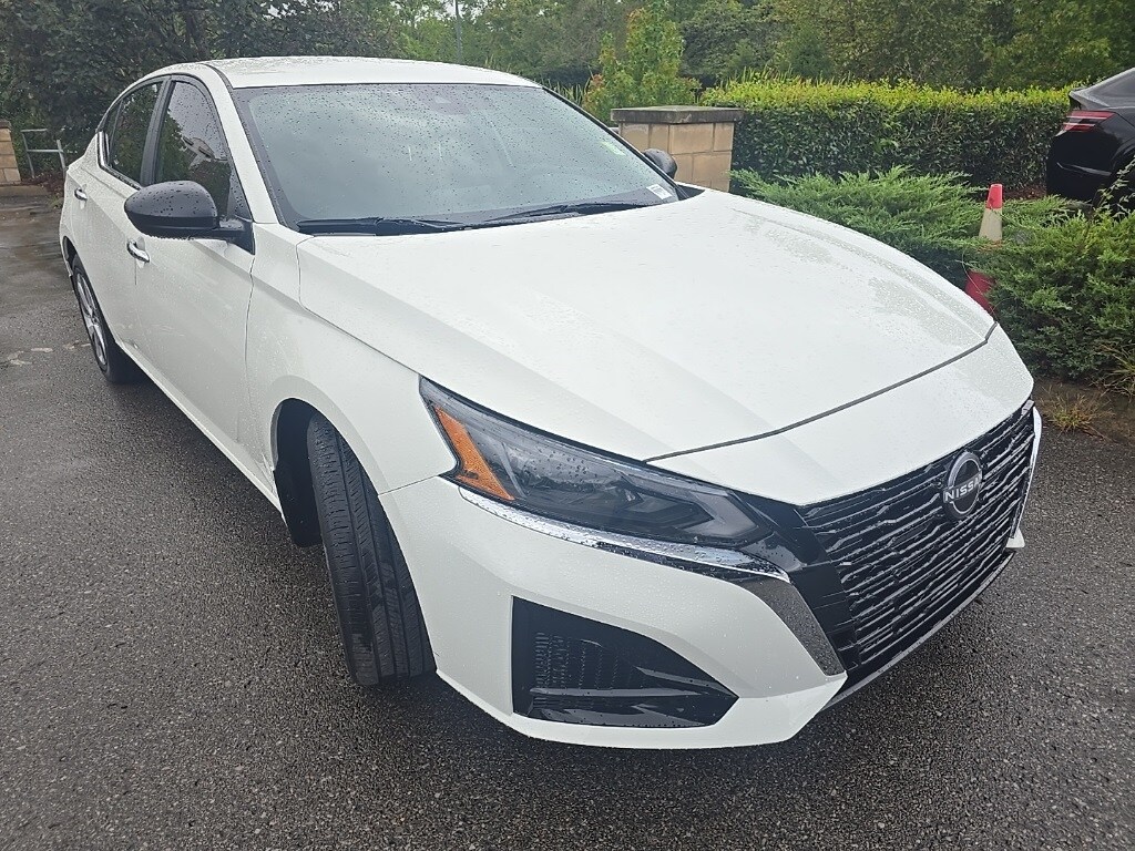 2025 Nissan Altima S photo 2