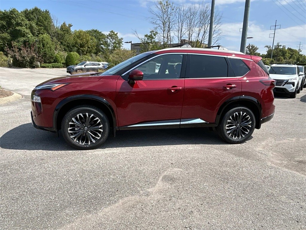 2026 Nissan Rogue Platinum photo 2