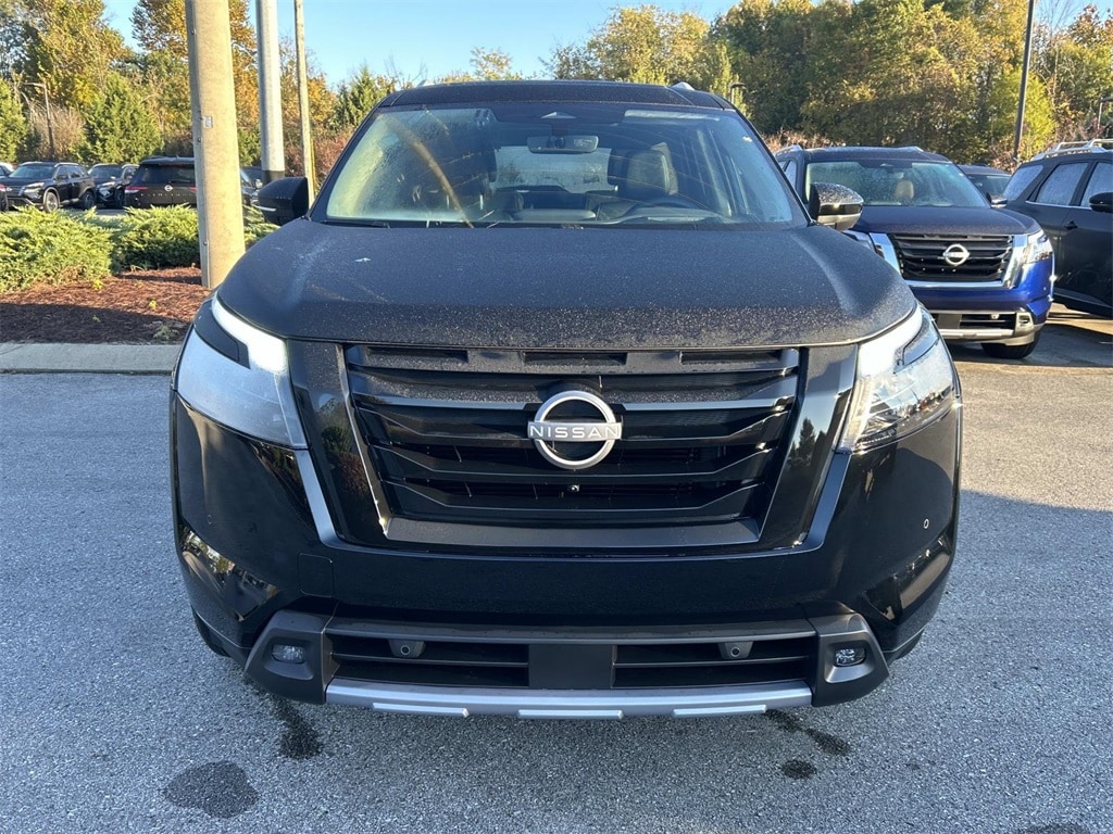 New 2025 Nissan Pathfinder Platinum SUV