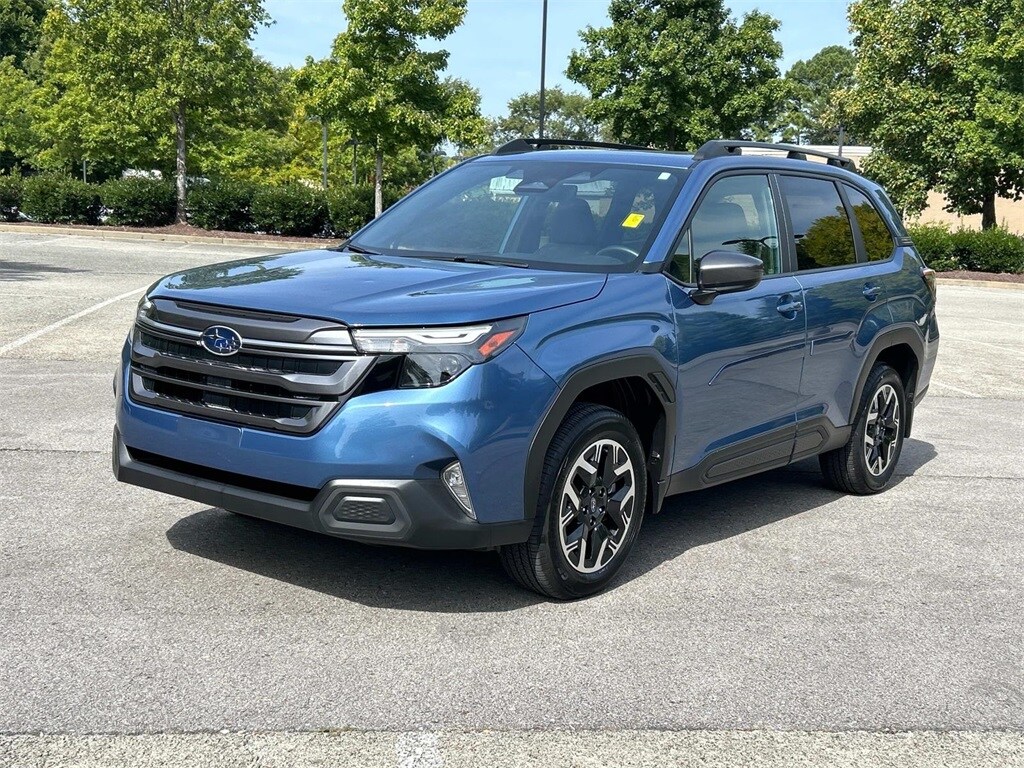 2025 Subaru Forester Premium Base photo 3