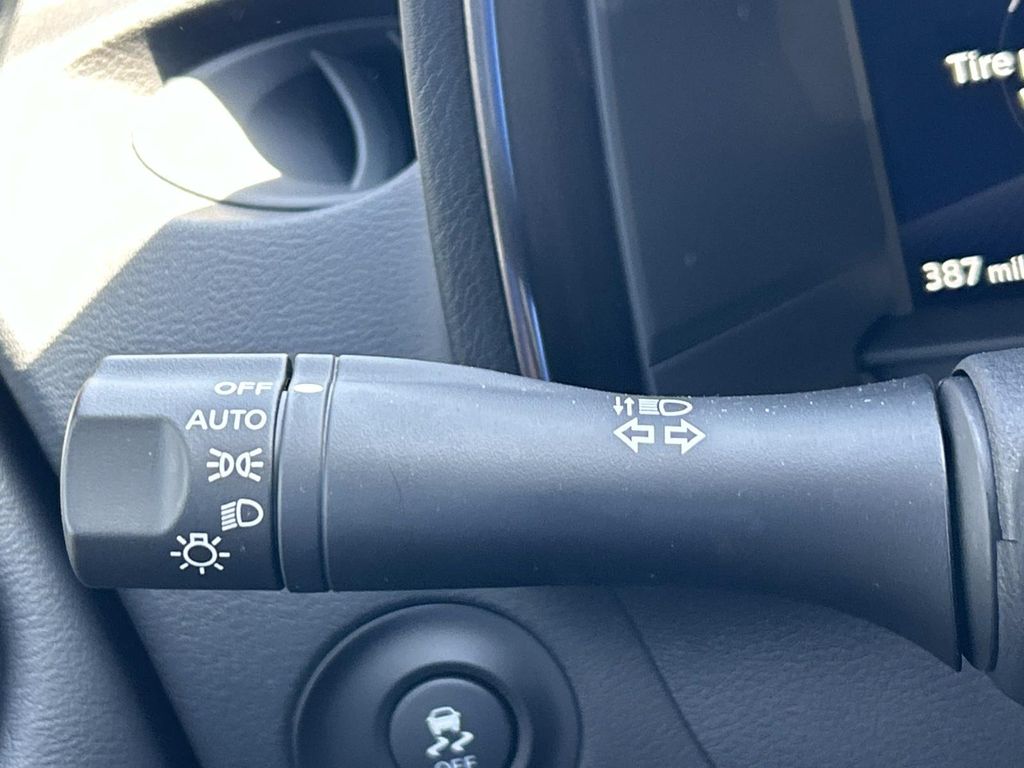 2025 Nissan Z Performance - Photo 28