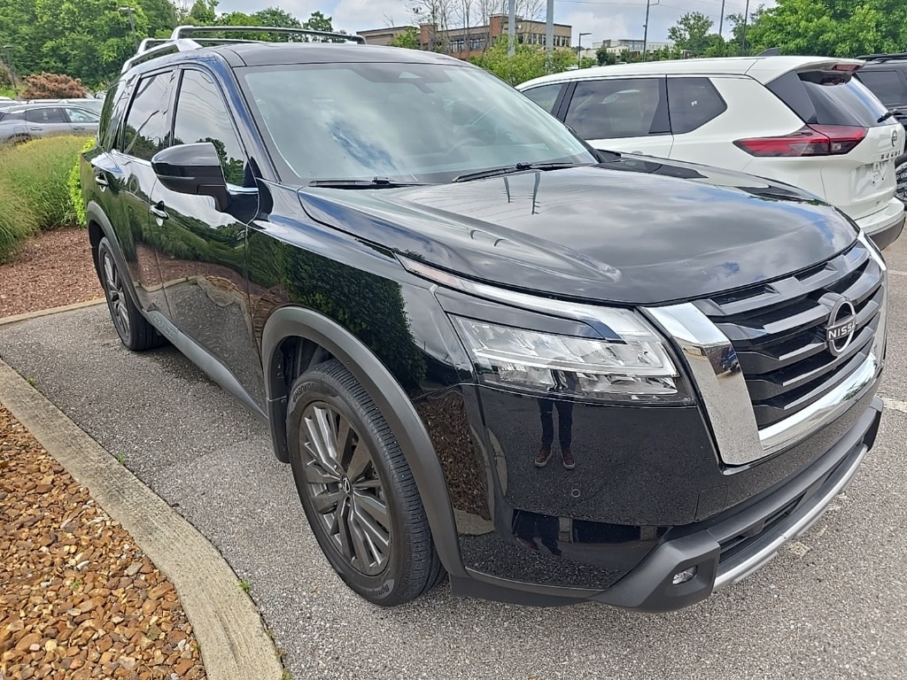 Used 2022 Nissan Pathfinder SL with VIN 5N1DR3CB8NC260170 for sale in Franklin, TN