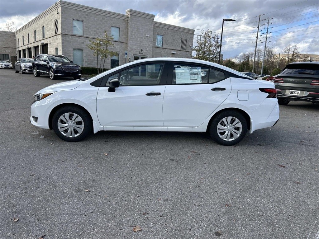 2025 Nissan Versa 1.6 S photo 4