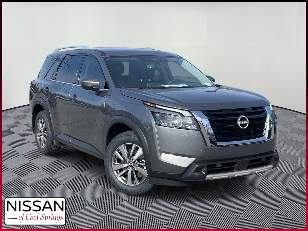 2025 Nissan Pathfinder SL's photo