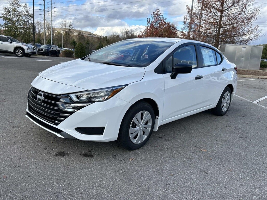 2025 Nissan Versa 1.6 S photo 3