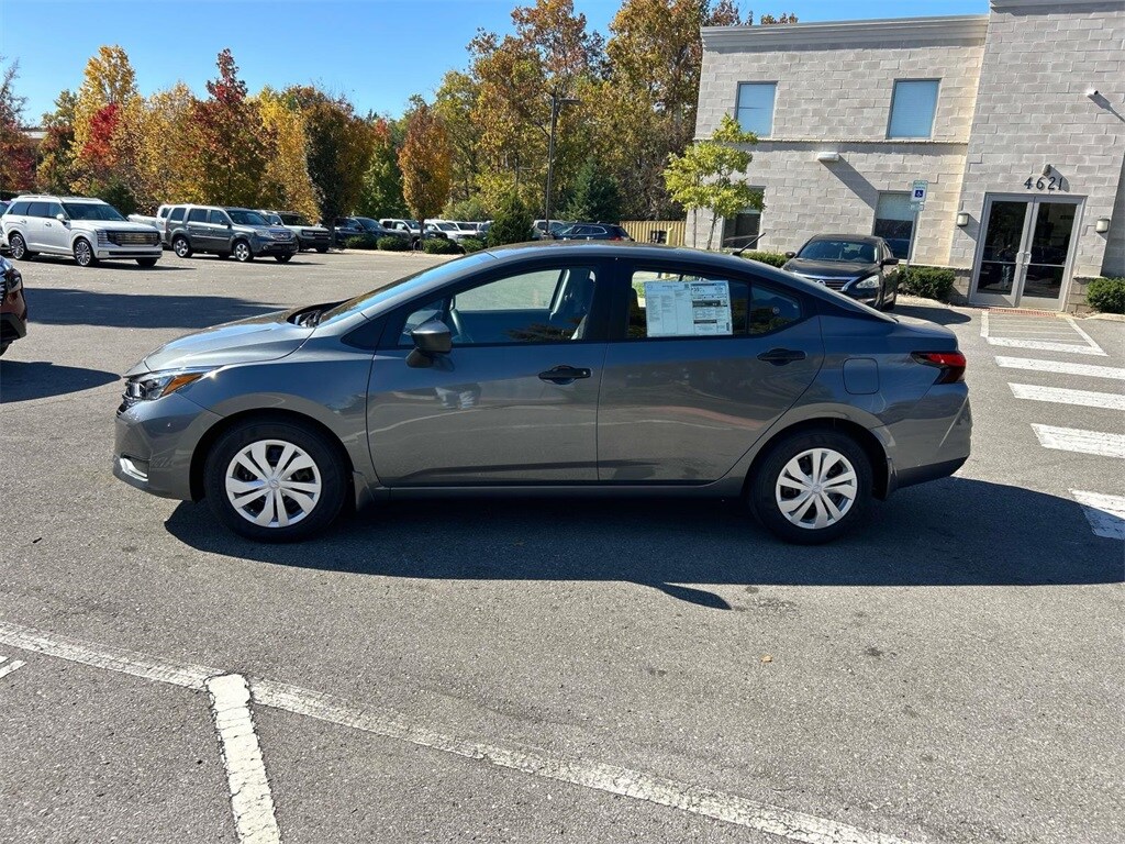 New 2025 Nissan Versa 1.6 S Sedan