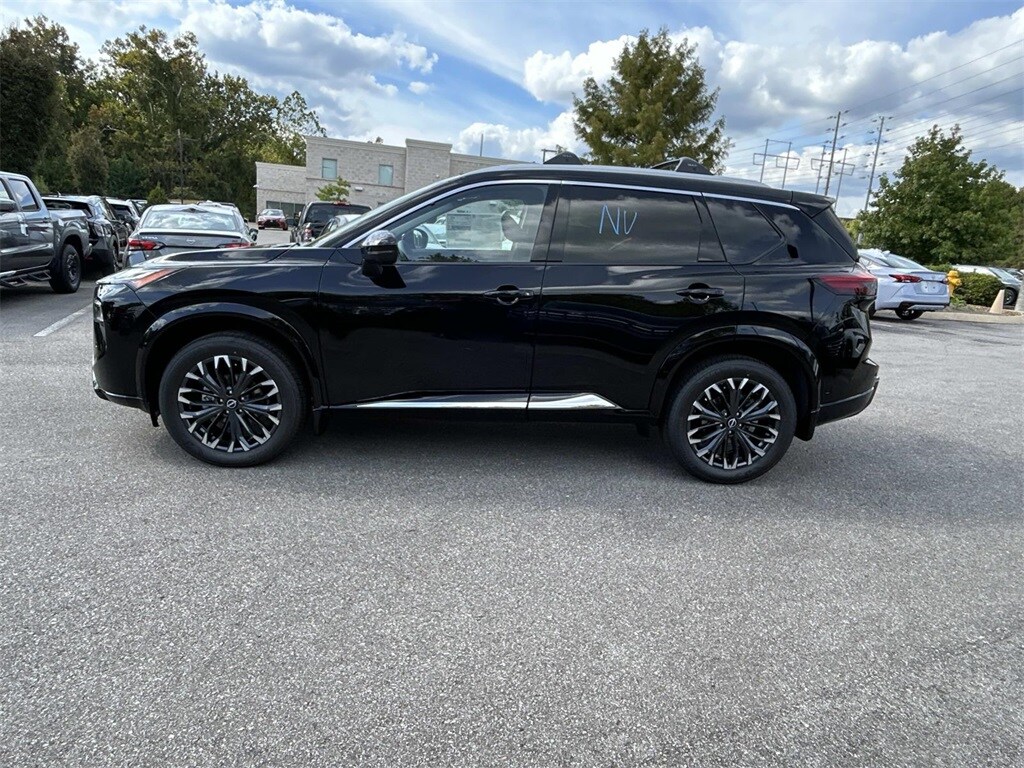 2026 Nissan Rogue Platinum photo 3