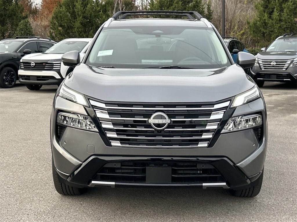 2026 Nissan Rogue Platinum photo 2