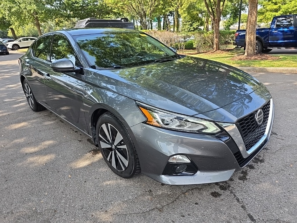 Used 2019 Nissan Altima SV with VIN 1N4BL4DV6KC140008 for sale in Franklin, TN