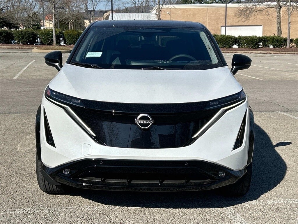 2025 Nissan ARIYA Platinum photo 2