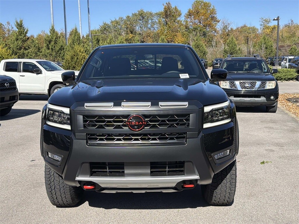 2026 Nissan Frontier PRO-4X photo 2