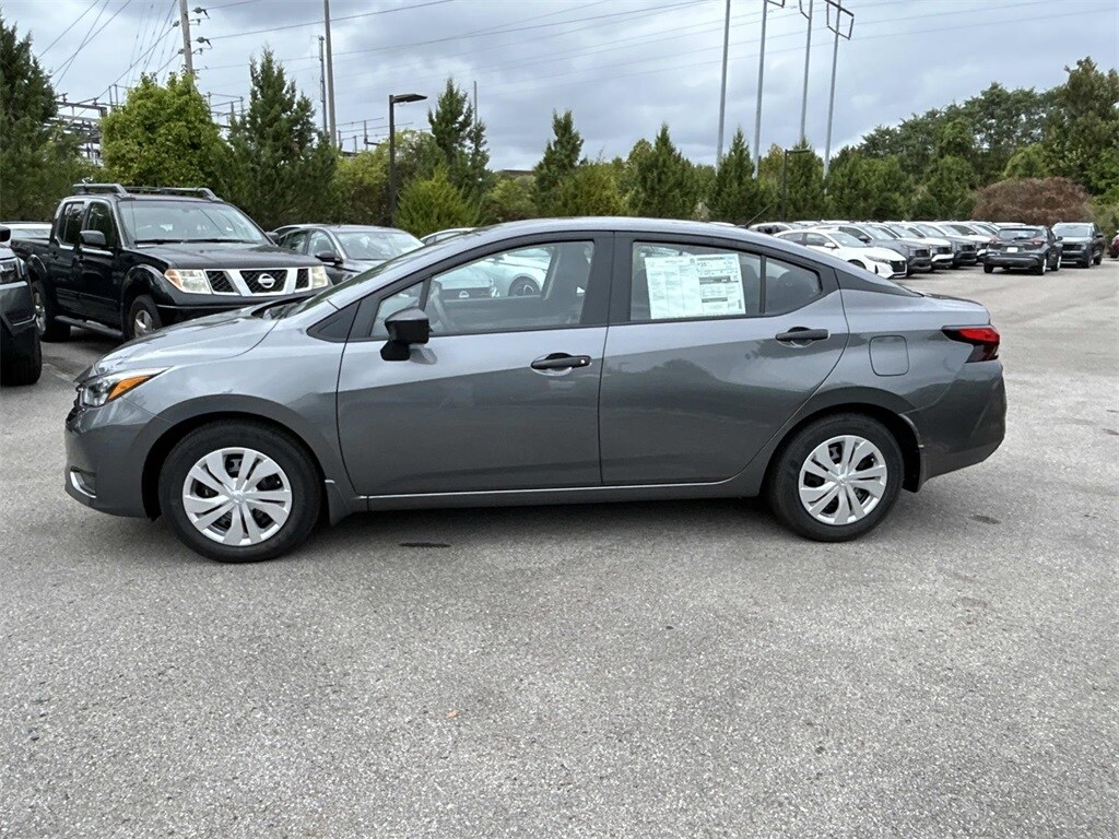 2025 Nissan Versa 1.6 S photo 4