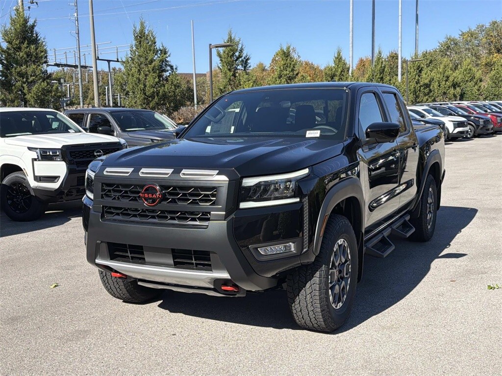 2026 Nissan Frontier PRO-4X photo 3