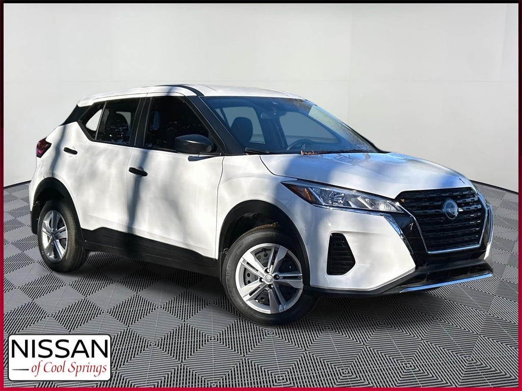 2025 Nissan KICKS PLAY Base's photo