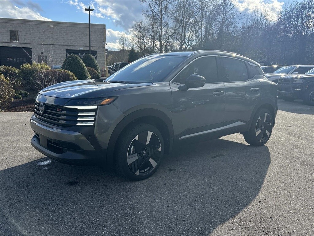 2026 Nissan Kicks SR photo 3