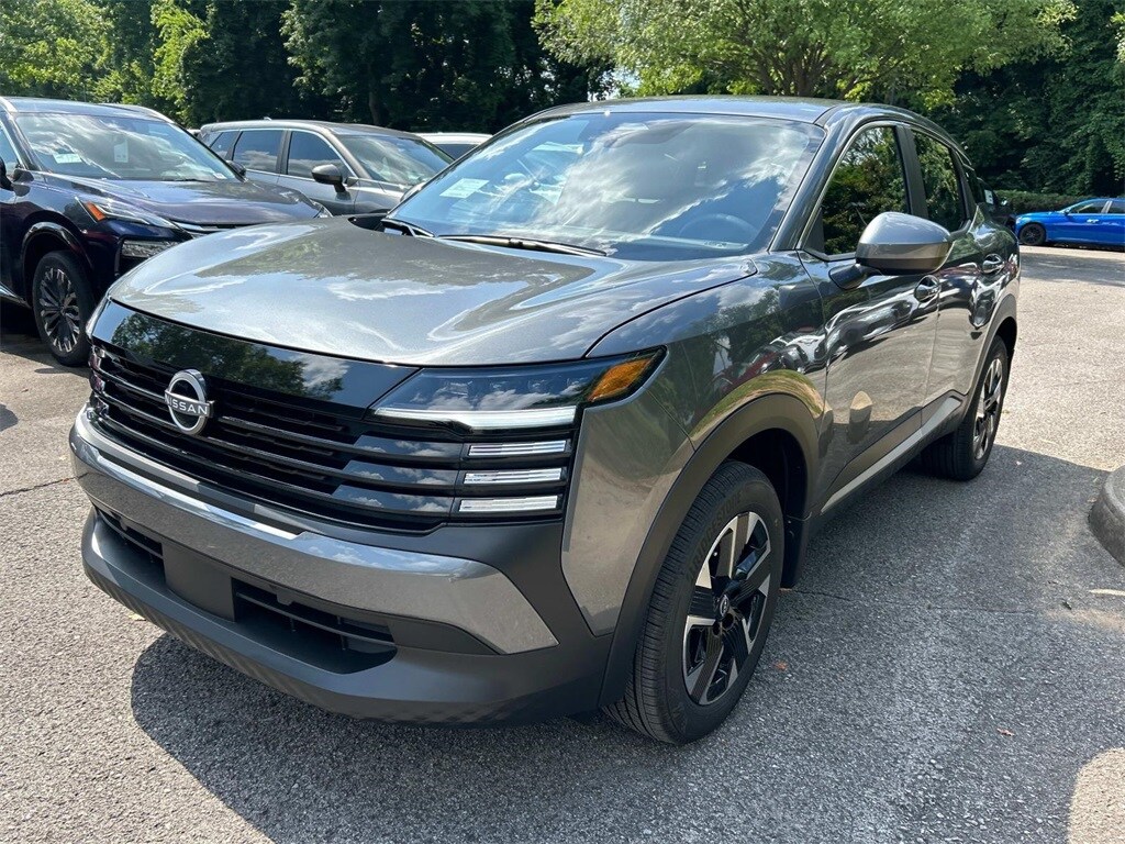 2025 Nissan Kicks SV photo 3