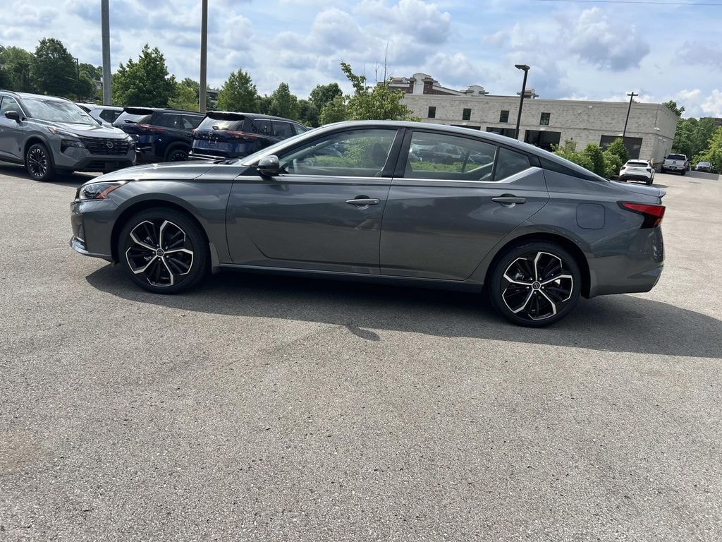 New 2026 Nissan Altima SR Sedan
