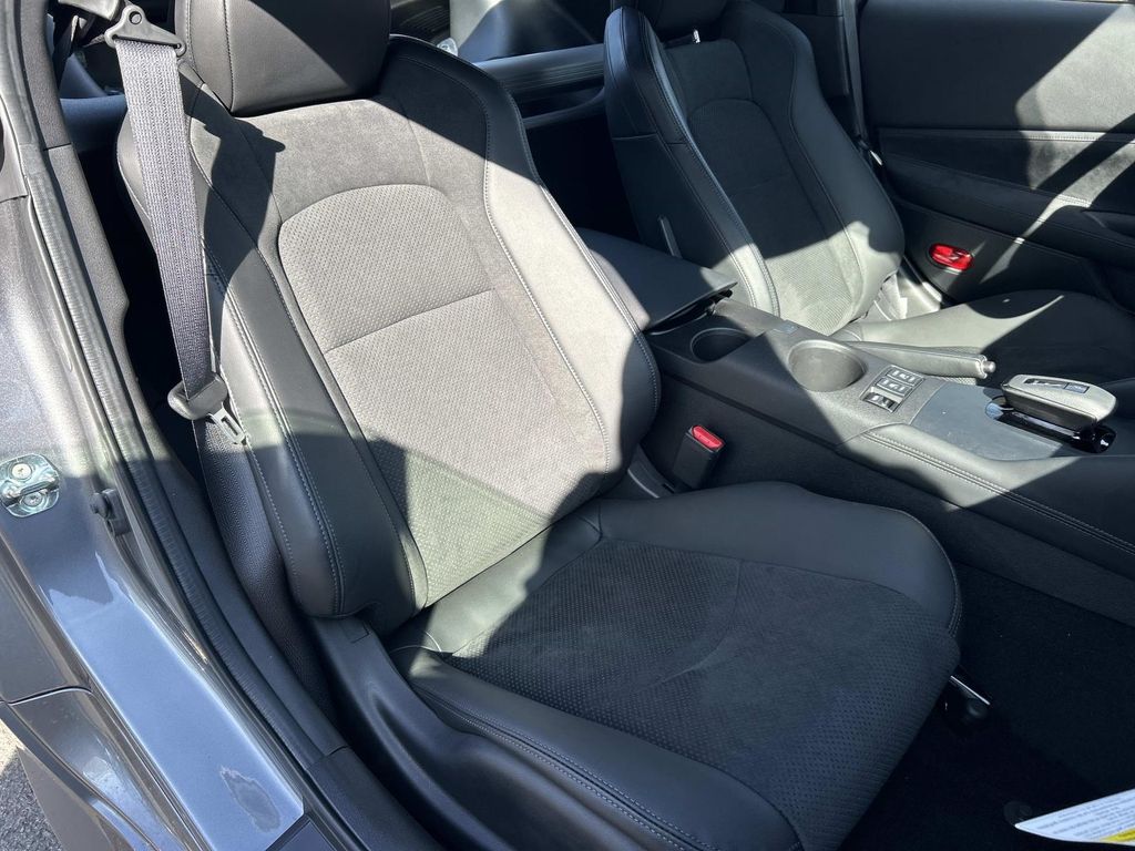 2025 Nissan Z Performance - Photo 18