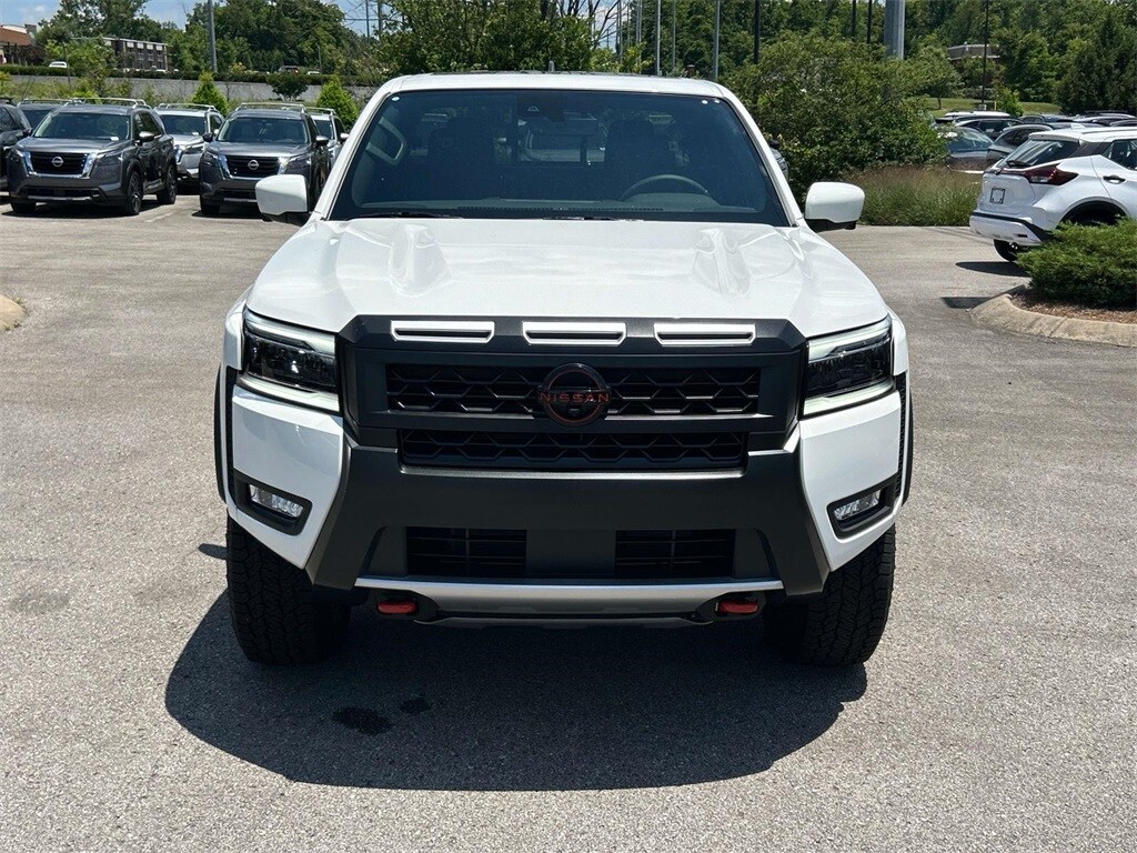 2025 Nissan Frontier PRO-4X photo 2