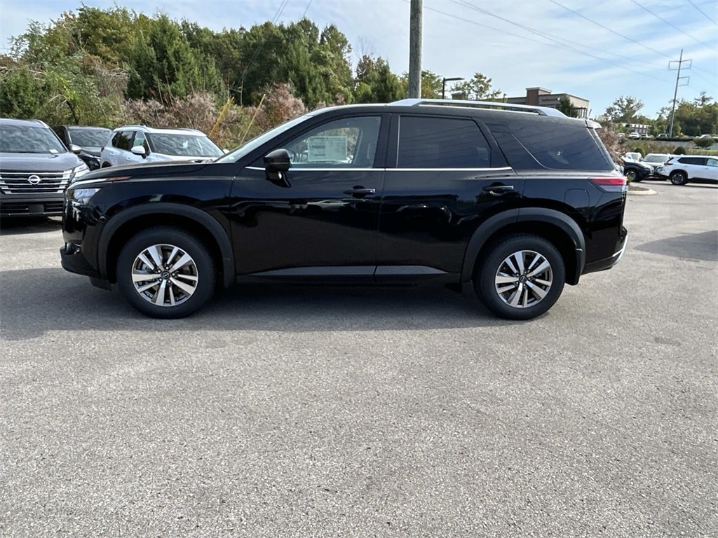 New 2025 Nissan Pathfinder SL SUV