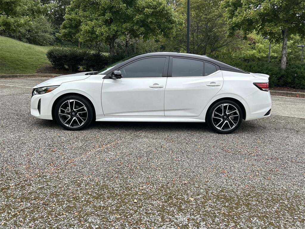 2024 Nissan Sentra SR photo 2