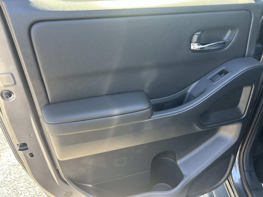2026 Nissan Frontier SV - Photo 23
