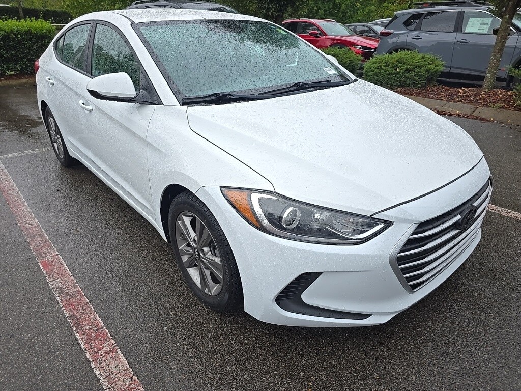 2018 Hyundai Elantra SEL photo 2