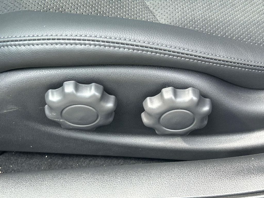 2025 Nissan Z Performance - Photo 15