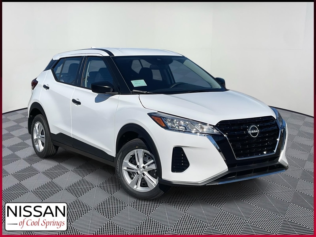 2025 Nissan KICKS PLAY Base's photo