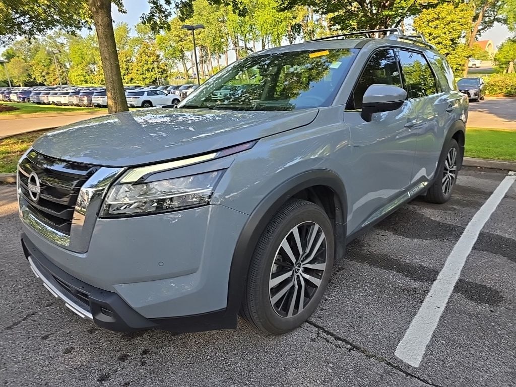 Used 2024 Nissan Pathfinder Platinum SUV