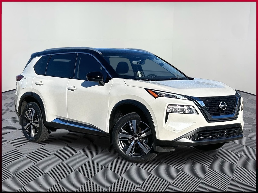 2022 Nissan Rogue SL's photo
