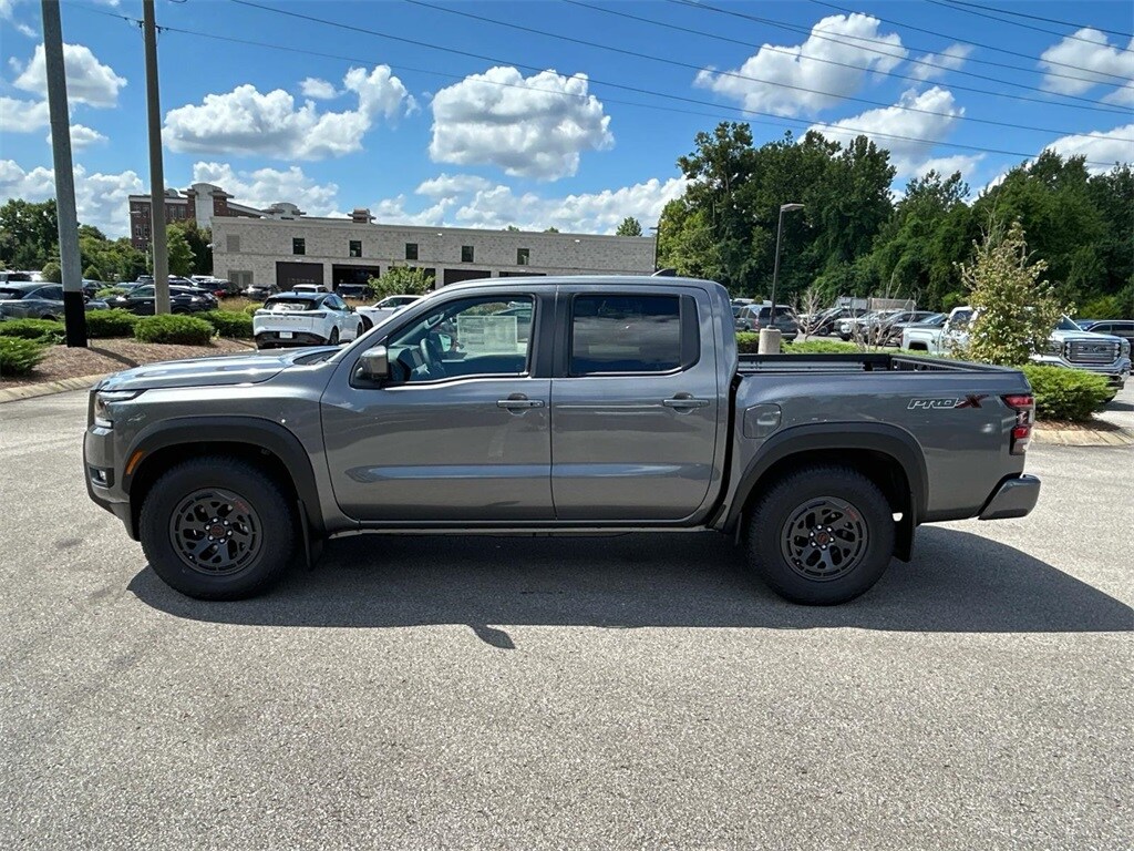 2025 Nissan Frontier PRO-X photo 4