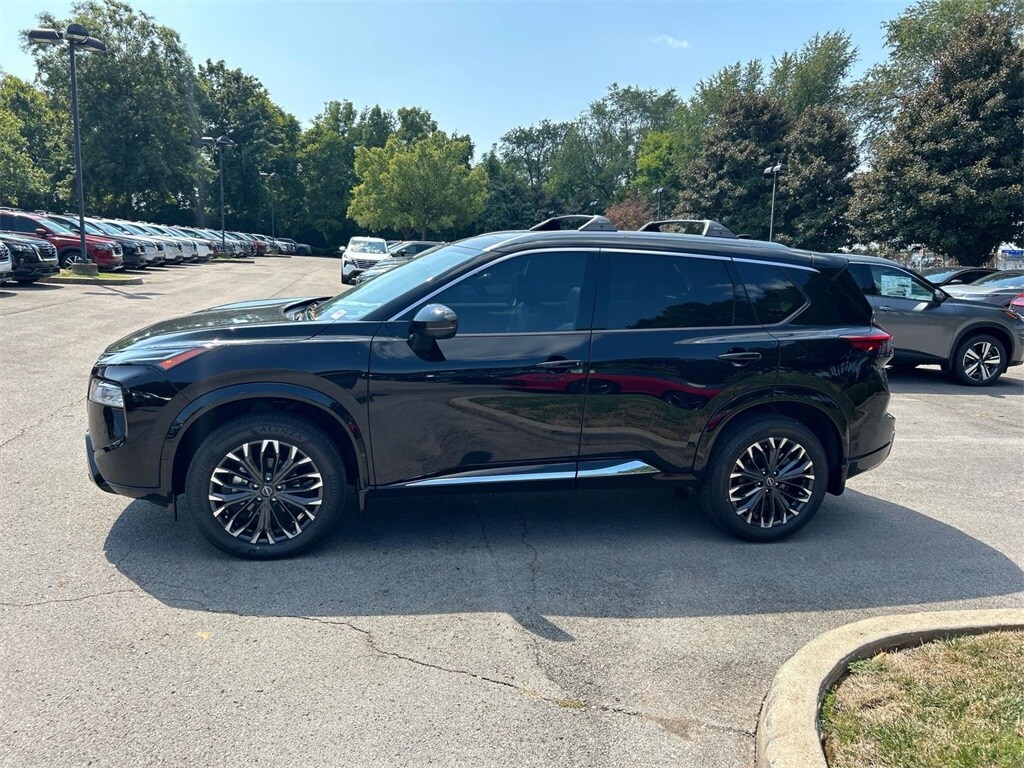 2026 Nissan Rogue Platinum photo 4
