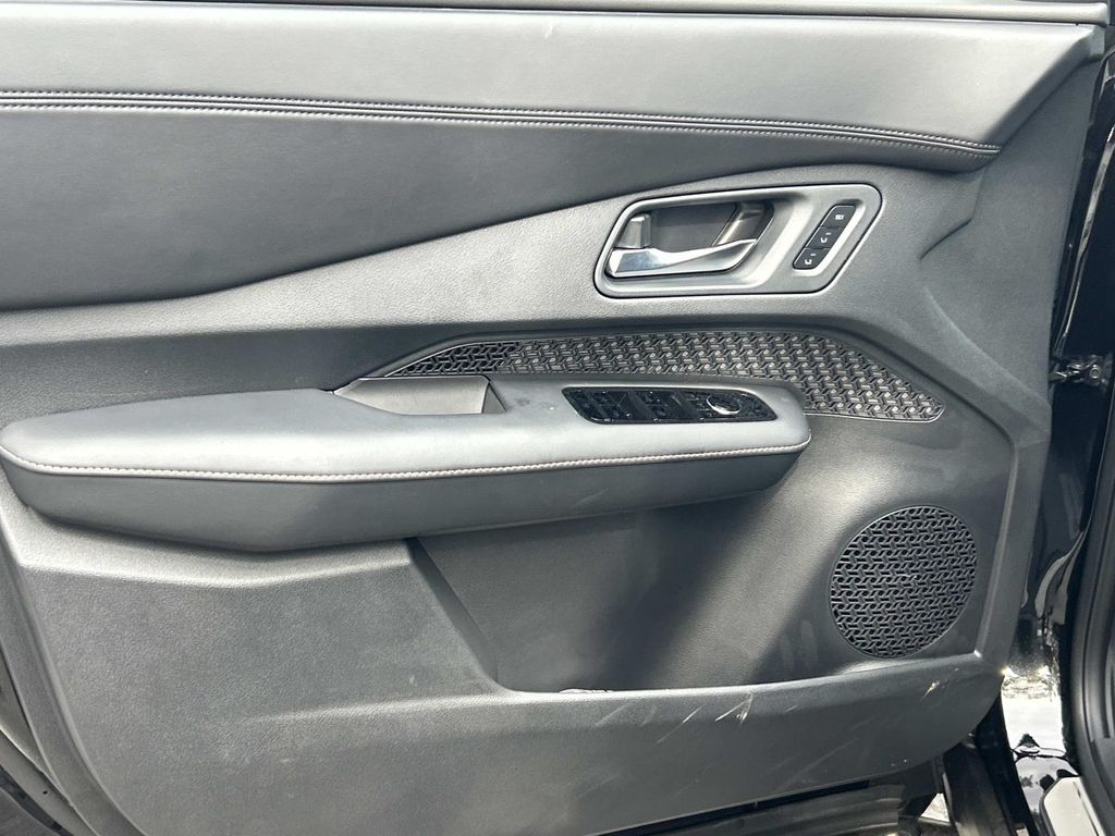 2025 Nissan ARIYA Engage+ - Photo 17