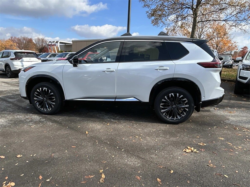 2026 Nissan Rogue Platinum photo 4