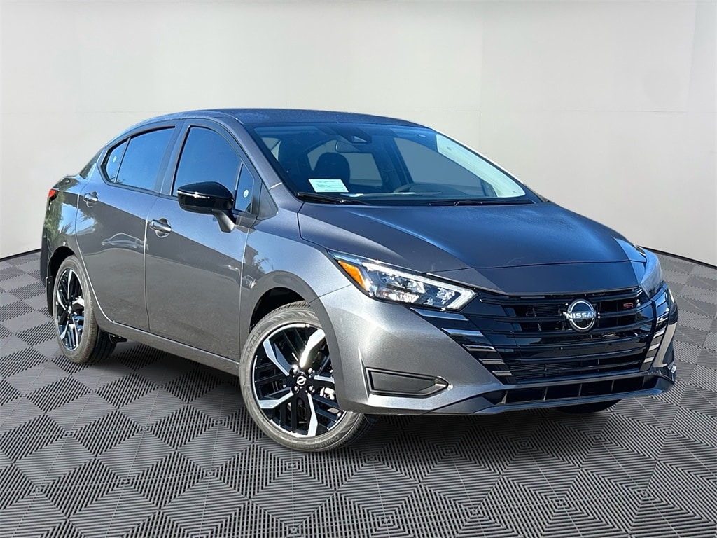 New 2025 Nissan Versa 1.6 SR Sedan