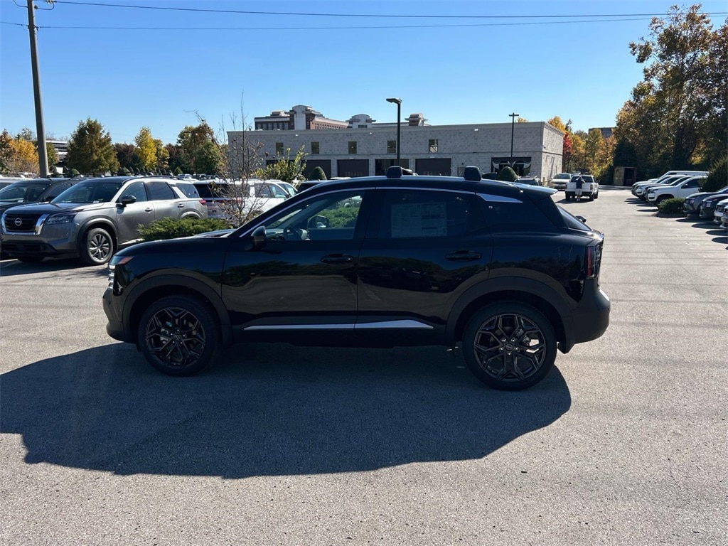 New 2026 Nissan Kicks SR SUV