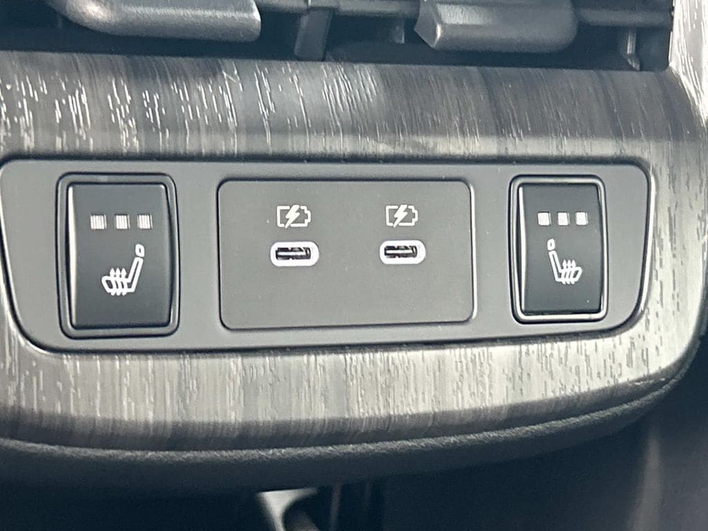 2025 Nissan ARIYA Engage+ - Photo 22