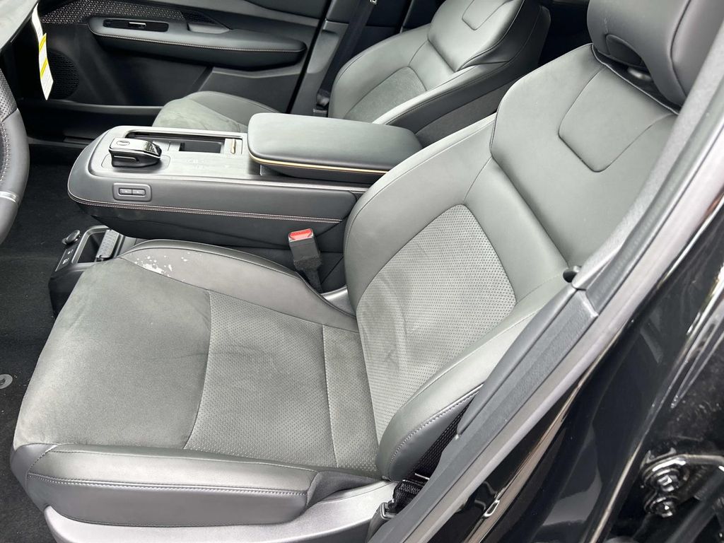 2025 Nissan ARIYA Engage+ - Photo 15