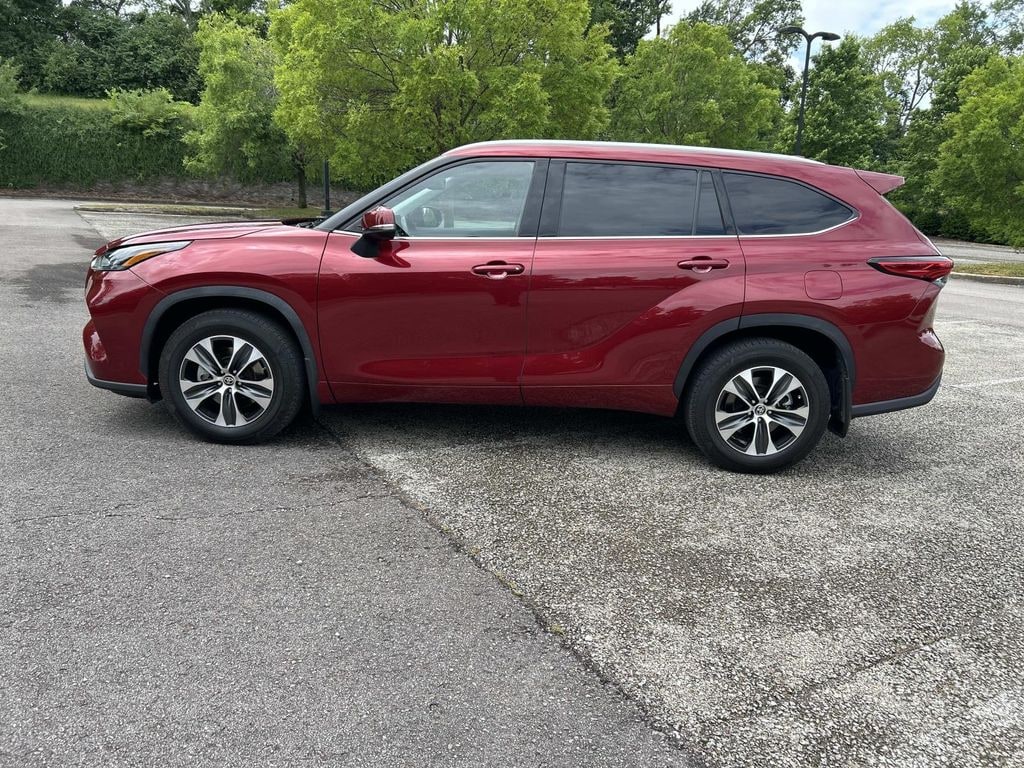 Used 2022 Toyota Highlander XLE SUV