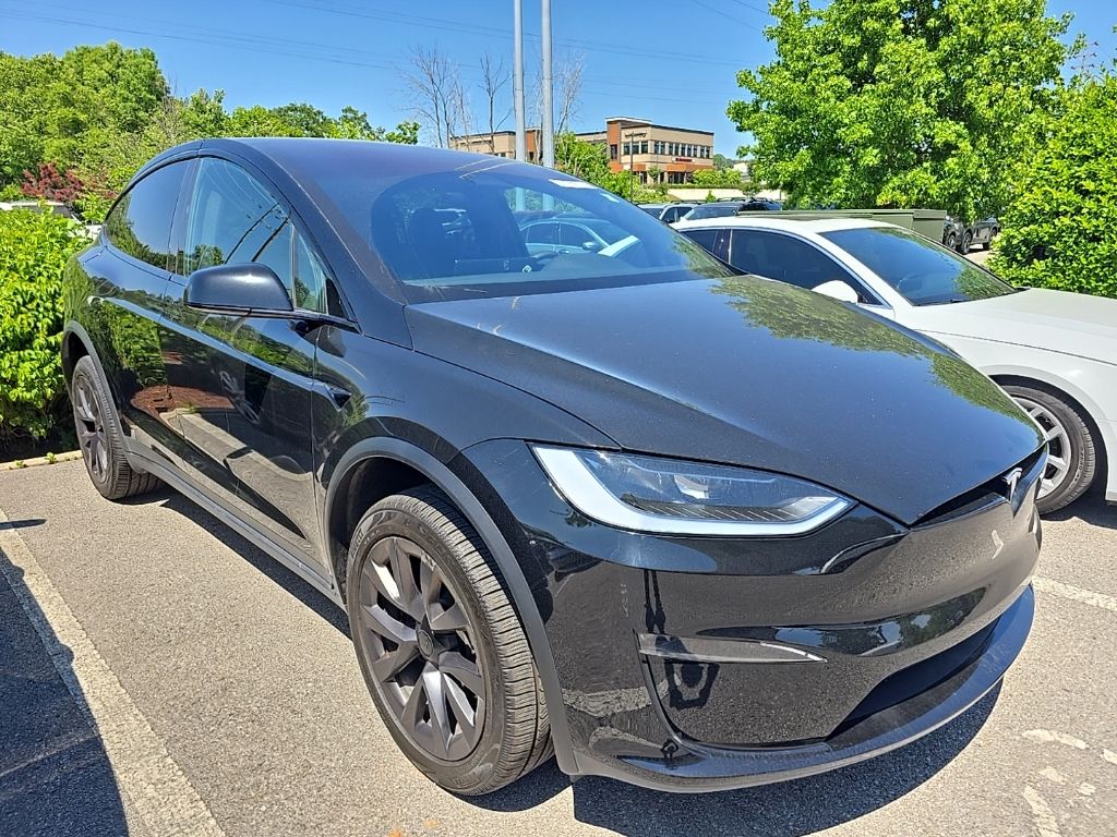 2024 Tesla Model X Long Range's photo