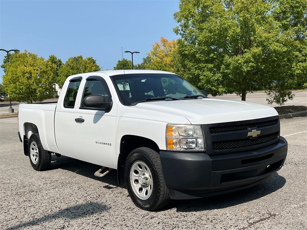 Used 2010 Chevrolet Silverado 1500 Work Truck with VIN 1GCSCPEA7AZ281334 for sale in Franklin, TN