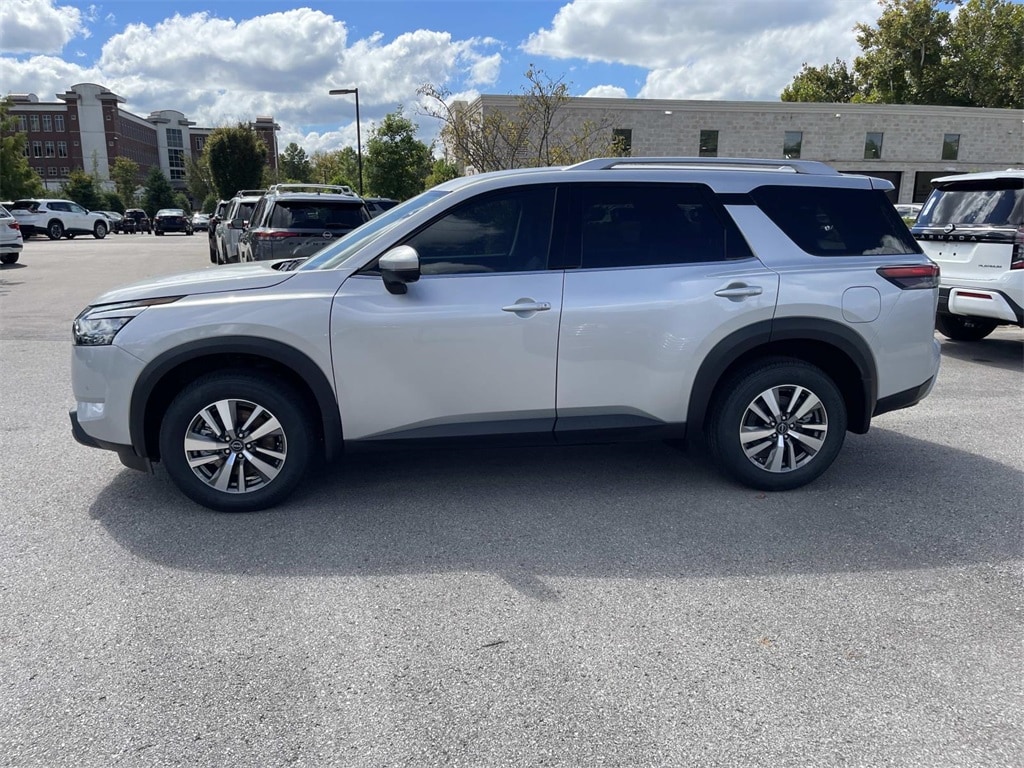 New 2025 Nissan Pathfinder SL SUV