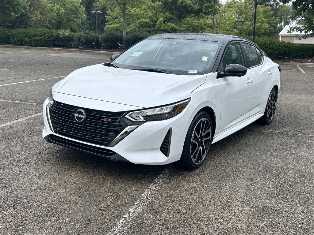 2025 Nissan Sentra SR photo 3