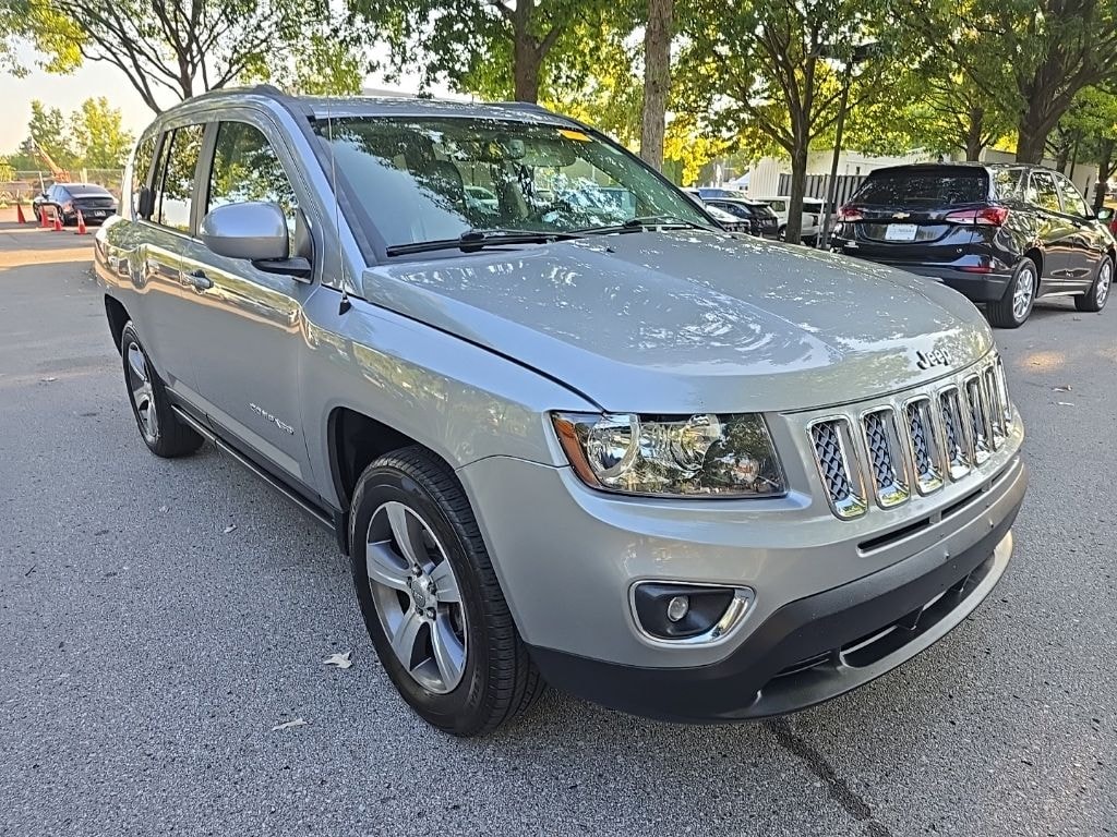 Used 2017 Jeep Compass Latitude FWD SUV